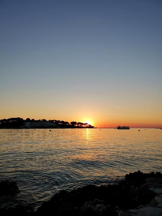 Stay In The Very Heart Of Porec - 50M To The Beach エクステリア 写真