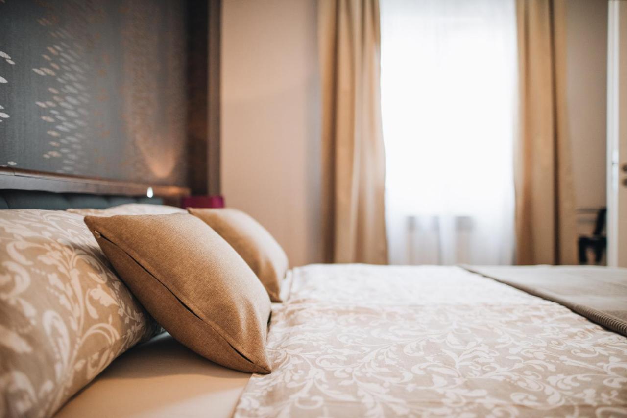 Stay In The Very Heart Of Porec - 50M To The Beach エクステリア 写真