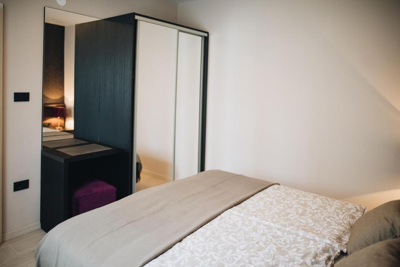 Stay In The Very Heart Of Porec - 50M To The Beach エクステリア 写真