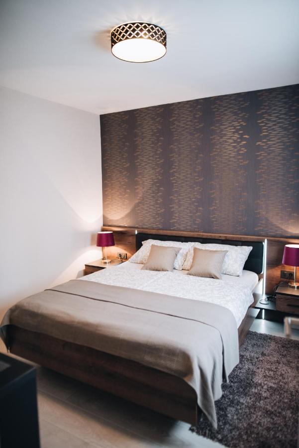 Stay In The Very Heart Of Porec - 50M To The Beach エクステリア 写真