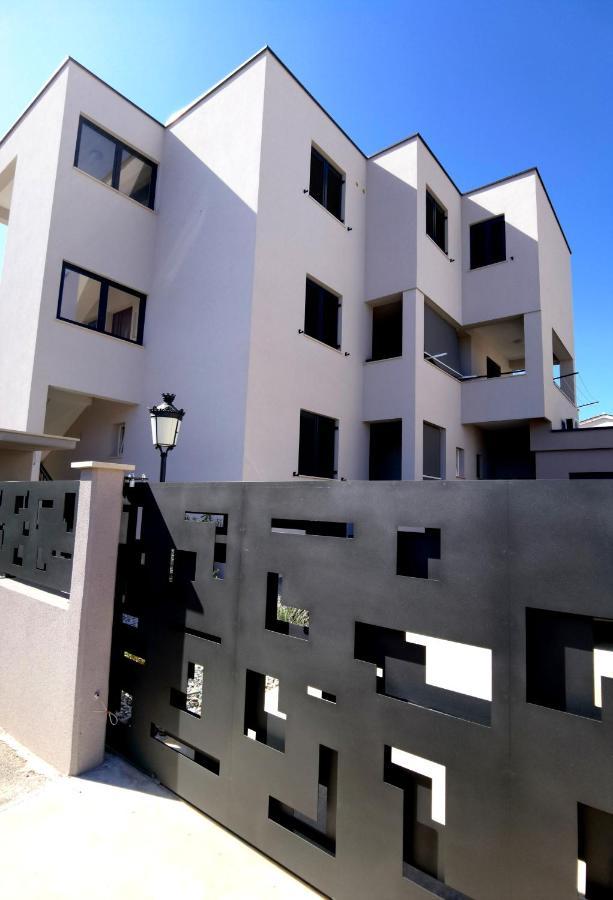Stay In The Very Heart Of Porec - 50M To The Beach エクステリア 写真