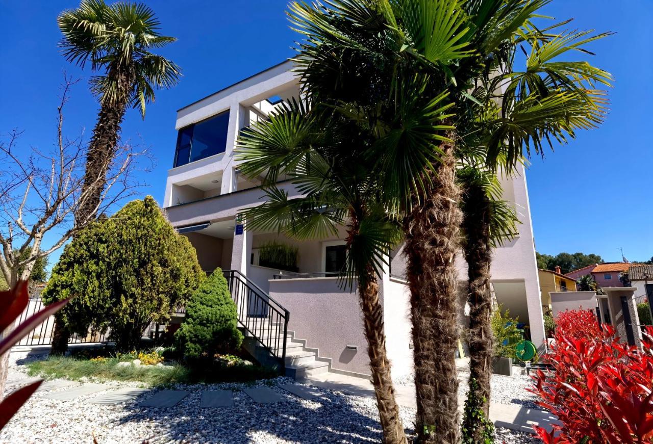Stay In The Very Heart Of Porec - 50M To The Beach エクステリア 写真