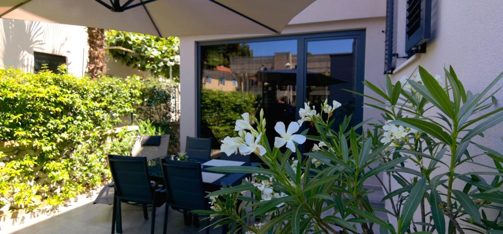 Stay In The Very Heart Of Porec - 50M To The Beach エクステリア 写真